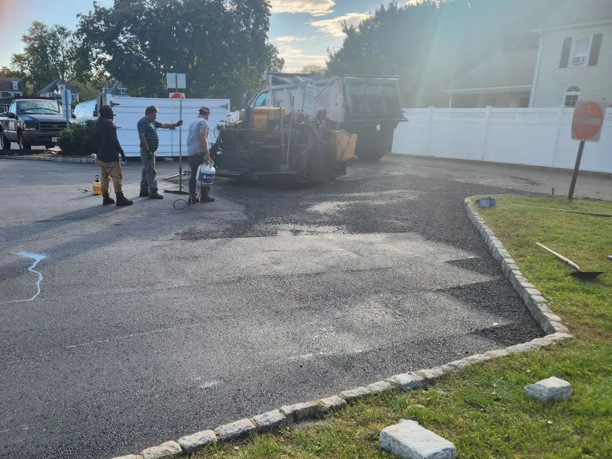 Paving crew in action, asphalt paving, Asphalt Direct Paving, Morris County, NJ.